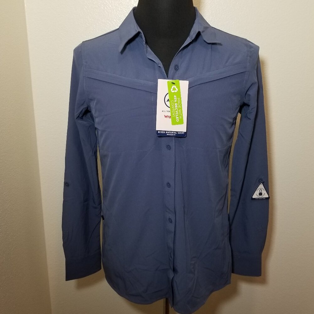 Wrangler All Terrain Gear Long Sleeve Mens S Blue Button Up Hiking Camping NWT